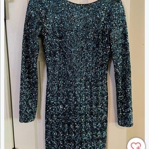 Slate and Willow Green Sequin Long Sleeve Cocktail Dress (medium)